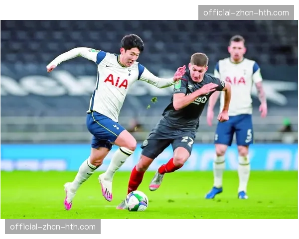 托特纳姆热刺3-2逆转战胜阿斯顿维拉,孙兴慄终场前任意球中柱 托特纳姆热刺3-2逆转战胜阿斯顿维拉,孙兴慄终场前任意球中柱